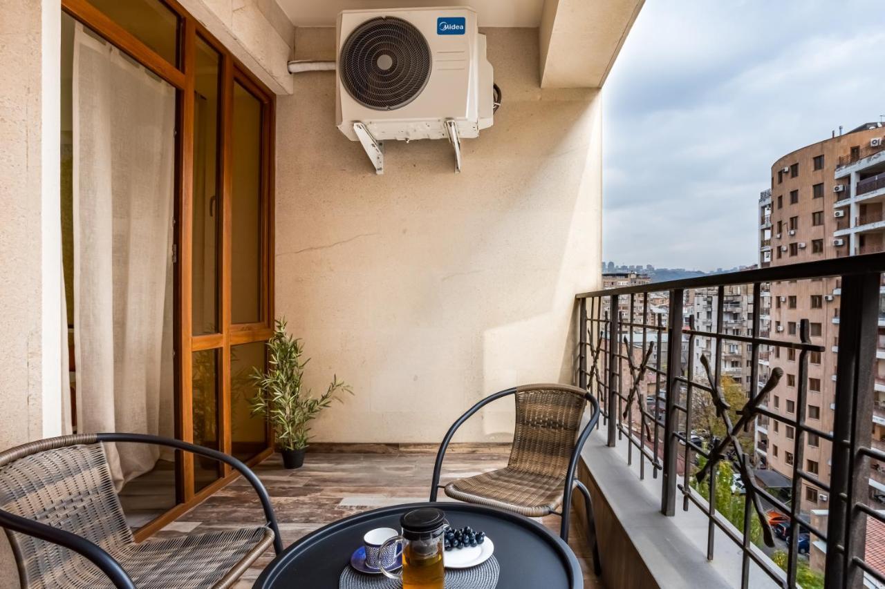 Hotelise I Gin Apartment Yerevan Exterior photo